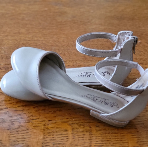 Self Esteem beige toe flats - Picture 4 of 6